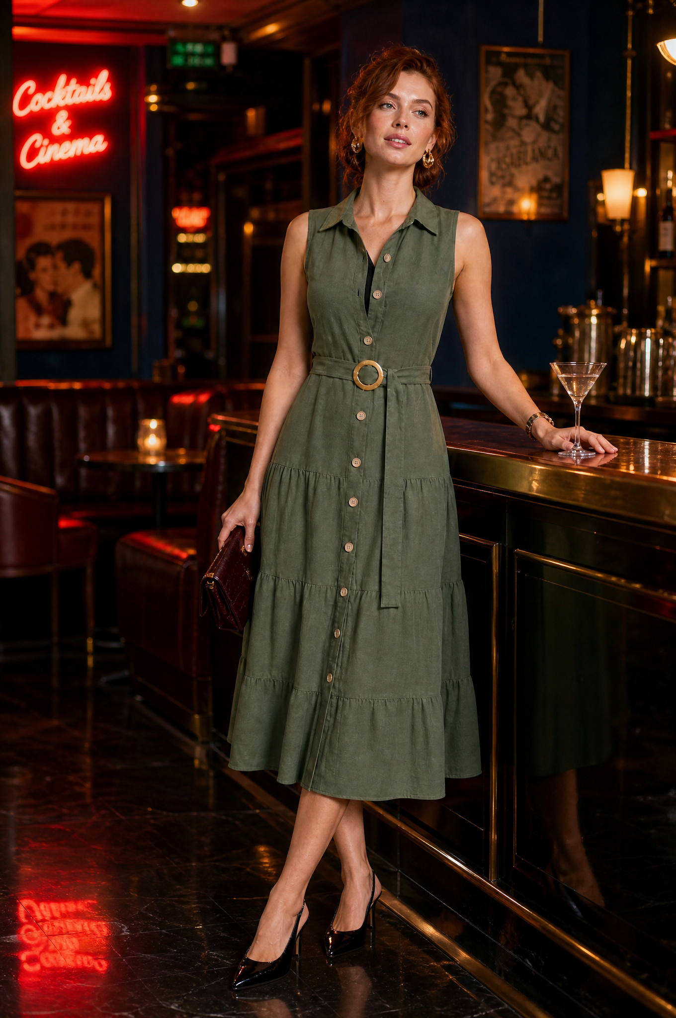 Robe vert militaire col chemise ceinturée | Deuxième photo lifestyle | Lounelle Paris