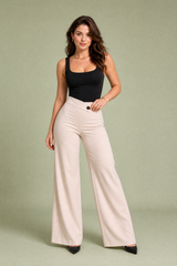 Fließende High-Waist-Hose mit überkreuztem Gürtel