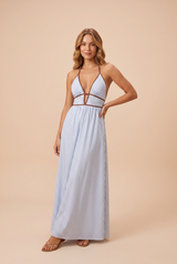 Langes gestreiftes rückenfreies Kleid
