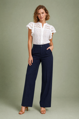 Weißes V-Ausschnitt-Bluse mit Lochmuster