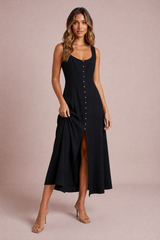 Kleid mit quadratischem Ausschnitt