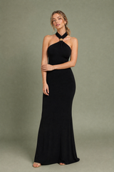Lange enganliegende Robe mit Wickelausschnitt