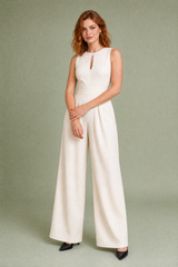 Gestreifter Jumpsuit mit Taillenbetonung