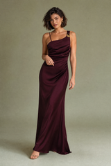 Langes asymmetrisches bordeaux Kleid