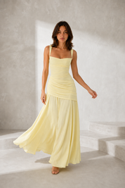 Drapiertes rückenfreies Maxikleid