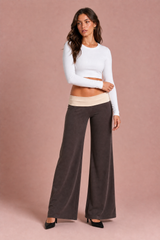 Braune weite Hose mit niedriger Taille