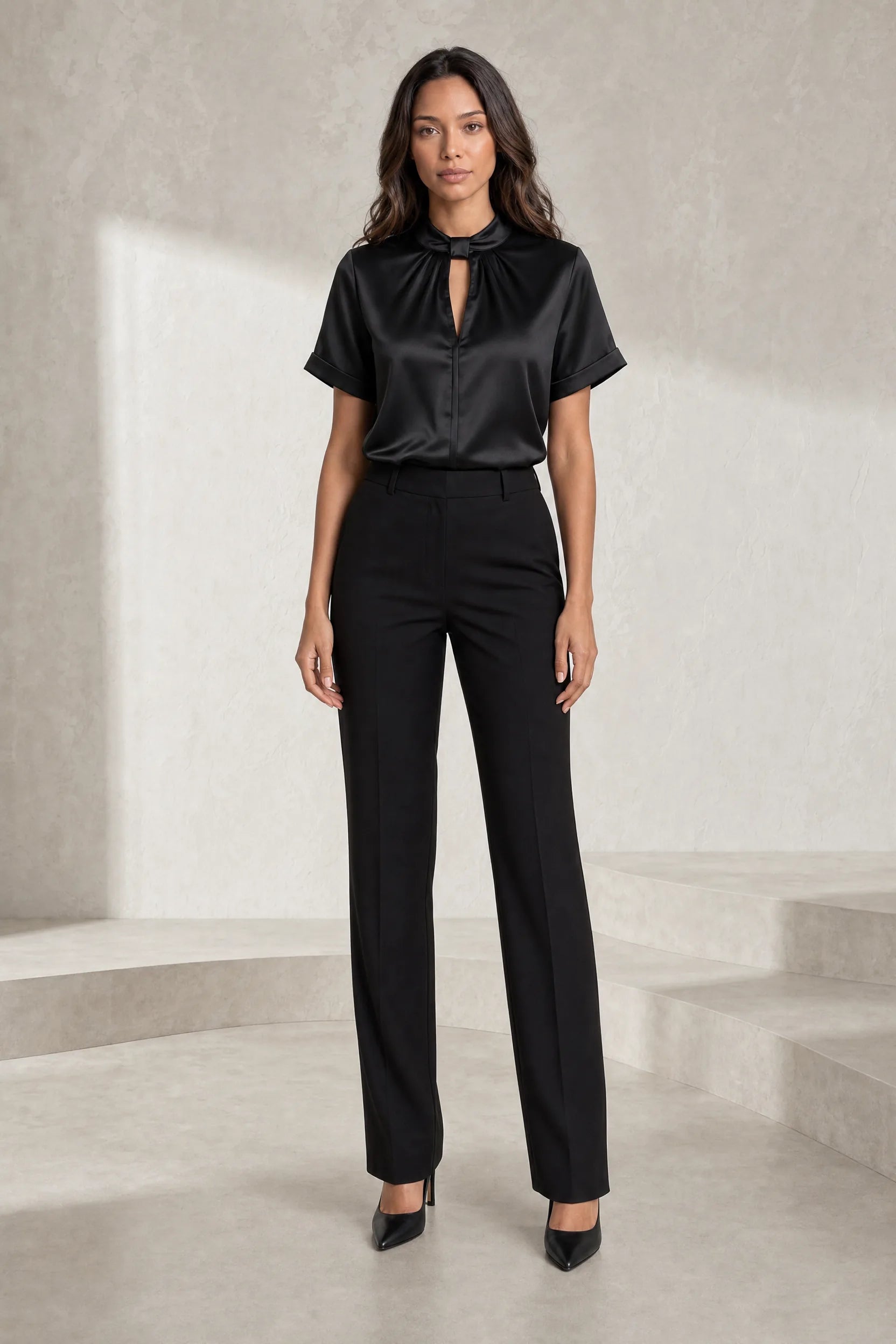 Blouse satinée col montant manches courtes | Lounelle Paris