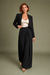 Schwarze weite Hose mit Frontfalten