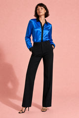 Satinbluse mit Kontrastdetails