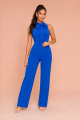 Ärmelloser Jumpsuit mit Knoten