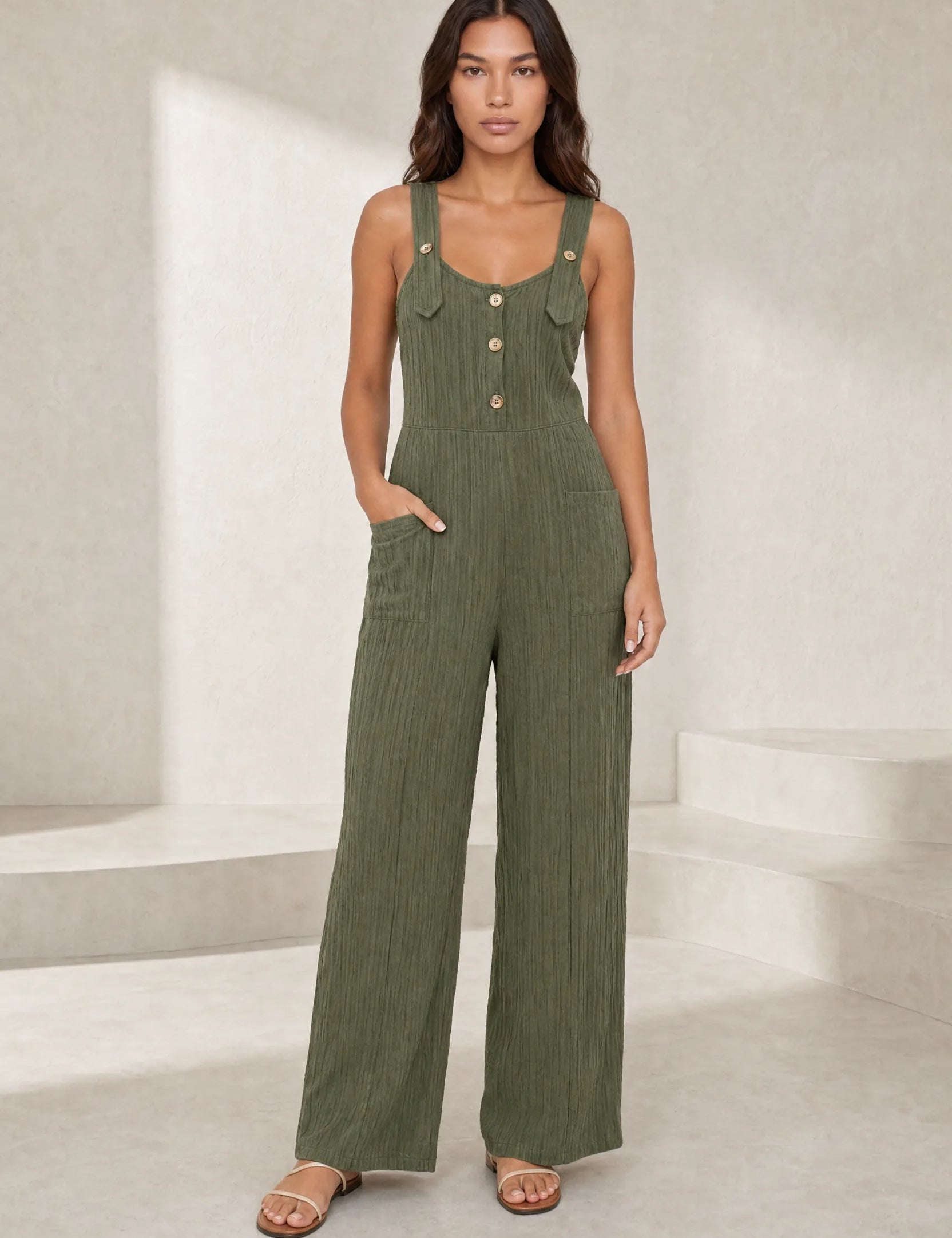 Combinaison ample vert militaire dos nu | Lounelle Paris