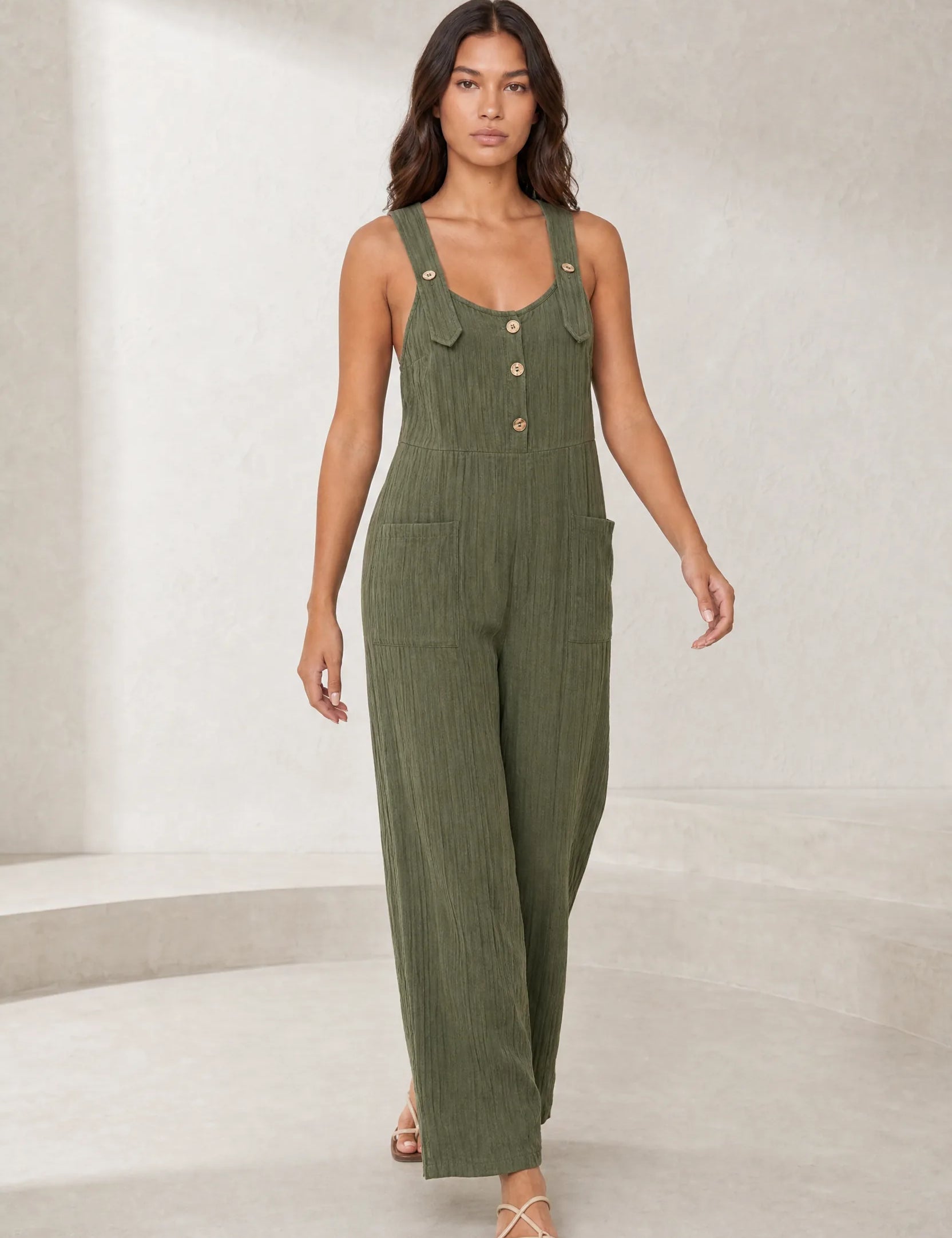 Combinaison ample vert militaire dos nu | Lounelle Paris