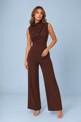 Fließender Jumpsuit mit Drapé-Kragen