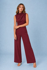 Fließender Jumpsuit mit Drapé-Kragen
