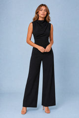 Fließender Jumpsuit mit Drapé-Kragen