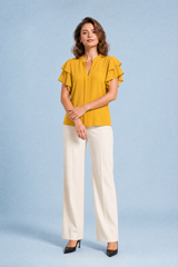 Bluse mit V-Ausschnitt und Volantärmeln