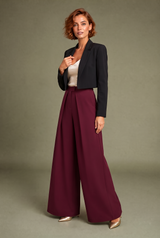 Schwarze weite Hose mit Frontfalten