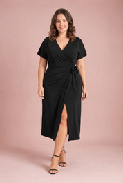 Robe midi portefeuille col V | Porté sur une silhouette plus ronde | Lounelle Paris