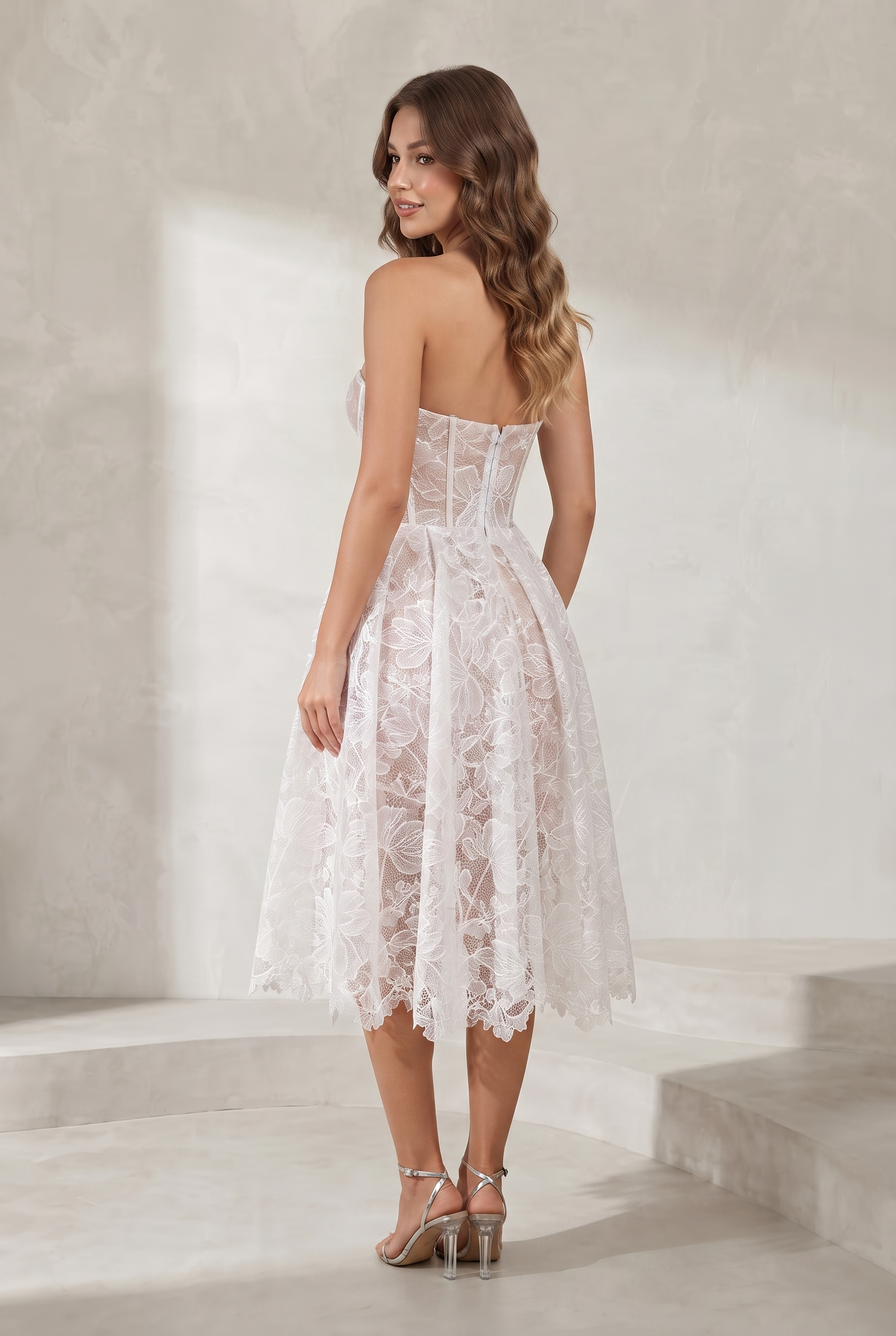 Robe bustier en dentelle | Vue de dos | Lounelle Paris