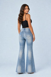 Jean bleu délavé coupe évasée | Vue de dos | Lounelle Paris