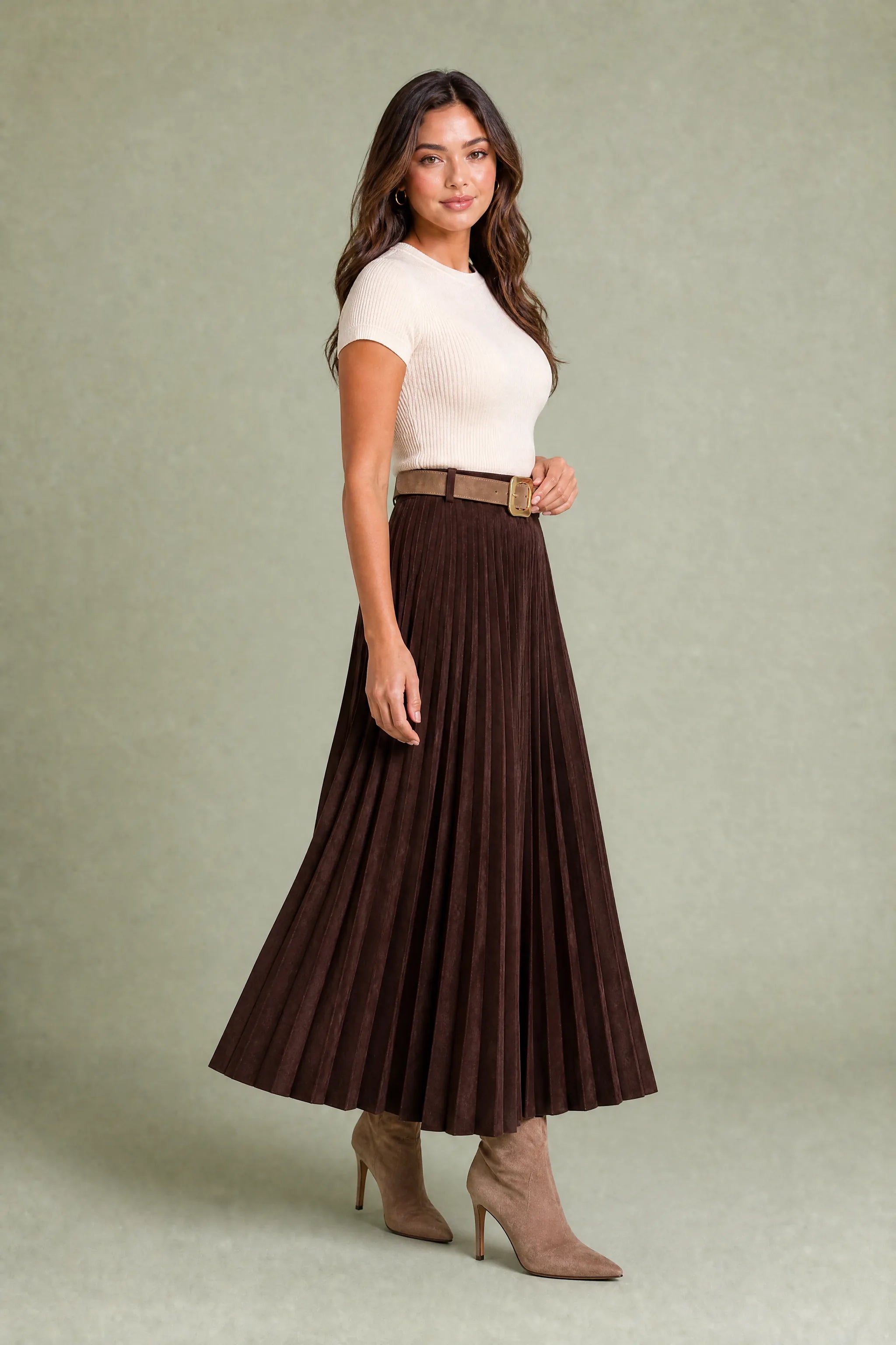Jupe suédine plissée taille haute | Vue de profil | Lounelle Paris