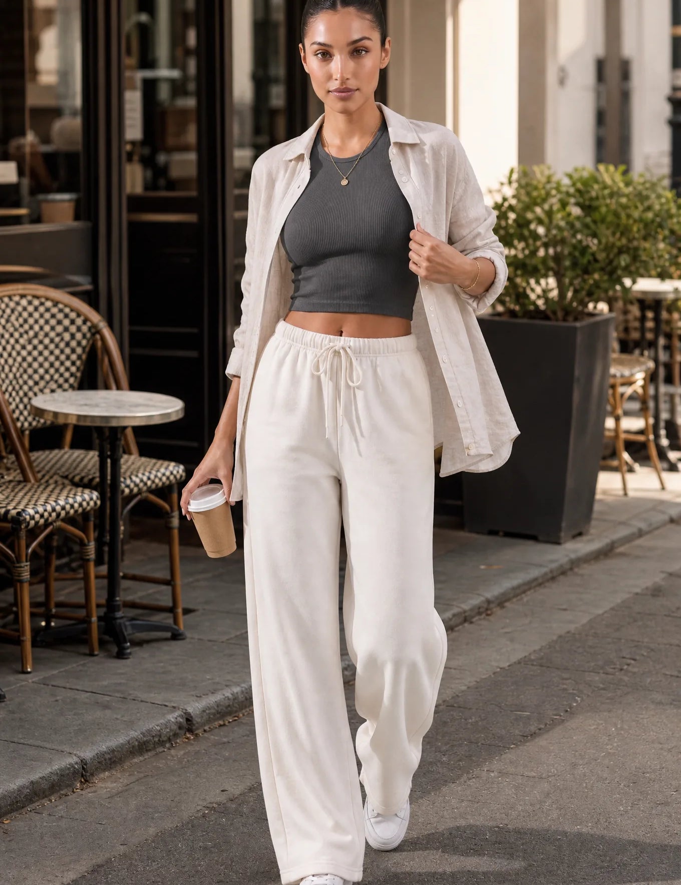 Pantalon large à cordon | Photo lifestyle | Lounelle Paris