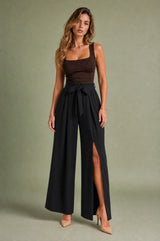 Weite High-Waist-Hose mit Schlitz