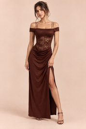 Robe longue marron en dentelle froncée | Vue de face | Lounelle Paris