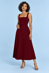 Bordeauxrotes A-Linien-Midikleid mit eckigem Ausschnitt und feinen Trägern