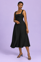 Schwarzes A-Linien-Midikleid mit eckigem Ausschnitt und feinen Trägern