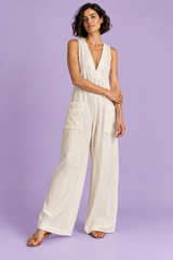 Jumpsuit in Offwhite mit V-Ausschnitt und weitem Bein