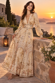 Robe longue écrue à col V et manches bouffantes | Deuxième photo lifestyle | Lounelle Paris