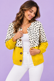 Cardigan fleuri boutonné jaune | Vue rapprochée | Lounelle Paris