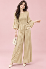 Plissee-Zweiteiler mit weiter Hose in Beige