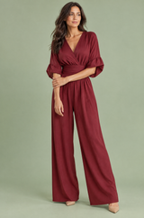 Bordeauxroter Jumpsuit mit V-Ausschnitt und weitem Bein