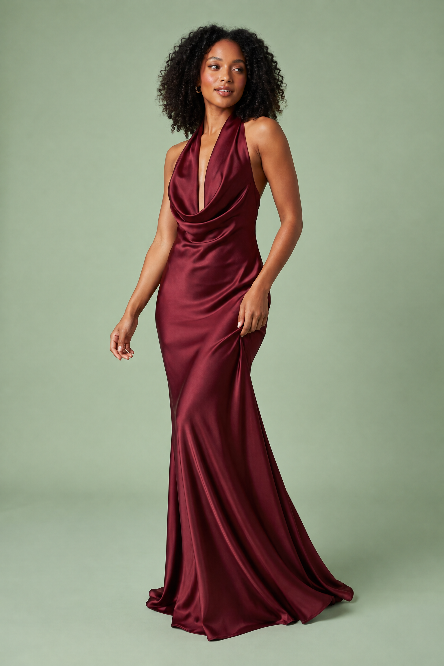 Robe longue sirène bordeaux dos nu à col bénitier | Vue en mouvement | Lounelle Paris