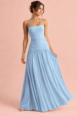 Hellblaues Maxikleid mit Karree-Ausschnitt und Raffungen