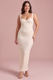 Robe longue corset en dentelle ivoire | Porté sur une silhouette plus ronde | Lounelle Paris