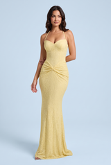 Gelbes Maxikleid mit Raffungen und Herzausschnitt