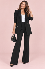 Tailliertes schwarzes Set mit zweireihigem Blazer