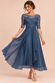 Robe en mousseline à corsage brodé bleu marine | Vue de face | Lounelle Paris