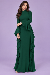 Grünes Maxikleid mit Volants und Trompetenärmeln