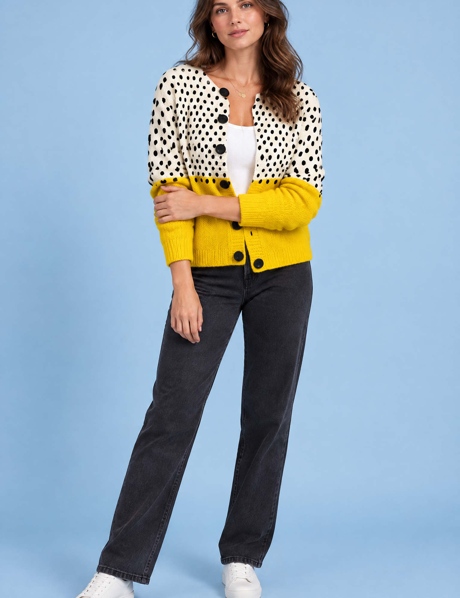 Cardigan jaune boutonné à col rond | Vue de face | Lounelle Paris