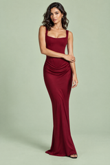 Bordeauxfarbenes gerafftes Maxikleid mit eckigem Ausschnitt