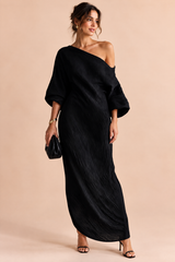 Schwarzes asymmetrisches Off-Shoulder-Kleid