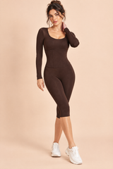 Brauner Jumpsuit mit U-Ausschnitt und korsettinspirierter Taille
