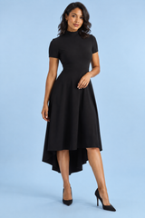 Midi-Kleid in Schwarz mit Stehkragen und High-Low-Saum