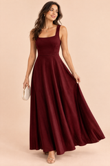 Bordeauxrotes Midikleid mit Herzausschnitt