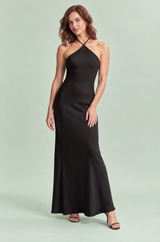 Schwarzes Maxikleid mit gedrehtem Halterneck und Cape