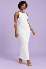 Weißes figurbetontes Maxikleid mit offenem Rücken
